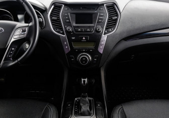 Подержанный автомобиль Hyundai Santa Fe 2012 года (14 фото)