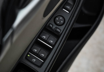 Подержанный автомобиль BMW X5 2016 года (29 фото)