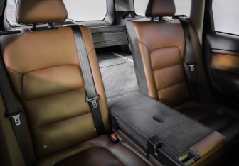 Подержанный автомобиль Volvo XC70 2015 года (30 фото)