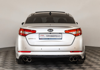 Подержанный автомобиль Kia Optima Sedan 2012 года (7 фото)