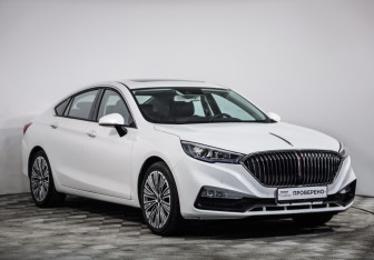 Подержанный автомобиль Hongqi H5 2022 года (3 фото)