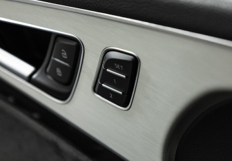 Подержанный автомобиль Audi Q7 2016 года (16 фото)