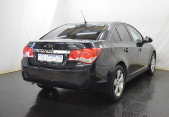 Подержанный автомобиль Chevrolet Cruze Sedan 2011 года (5 фото)