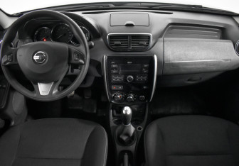 Подержанный автомобиль Nissan Terrano 2019 года (13 фото)