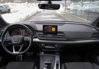Подержанный автомобиль Audi Q5 2019 года (10 фото)