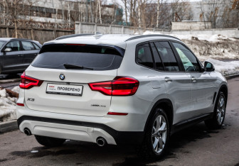 Подержанный автомобиль BMW X3 2020 года (6 фото)
