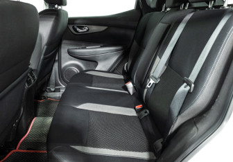 Подержанный автомобиль Nissan Qashqai 2022 года (10 фото)