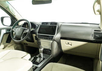 Подержанный автомобиль Toyota Land Cruiser Prado 2022 года (9 фото)