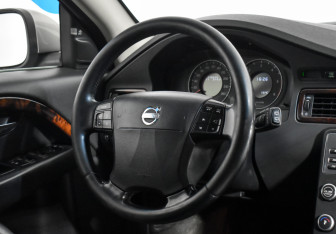 Подержанный автомобиль Volvo XC70 2008 года (14 фото)