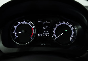 Подержанный автомобиль Skoda Rapid Liftback 2017 года (12 фото)