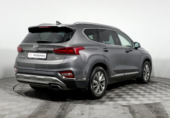 Подержанный автомобиль Hyundai Santa Fe 2019 года (5 фото)