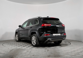Подержанный автомобиль Jeep Cherokee 2014 года (7 фото)