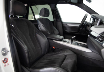 Подержанный автомобиль BMW X5 2017 года (12 фото)