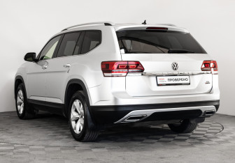 Подержанный автомобиль Volkswagen Teramont 2018 года (8 фото)