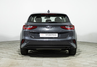 Подержанный автомобиль Kia Ceed Hatchback 2018 года (6 фото)