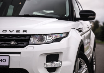 Подержанный автомобиль Land Rover Range Rover Evoque 2013 года (2 фото)