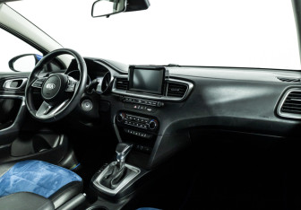 Подержанный автомобиль Kia Ceed Hatchback 2019 года (9 фото)