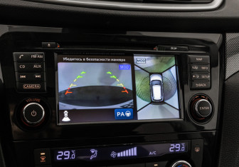 Подержанный автомобиль Nissan X-Trail 2015 года (22 фото)