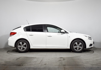 Подержанный автомобиль Chevrolet Cruze Sedan 2012 года (4 фото)