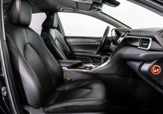 Подержанный автомобиль Toyota Camry Sedan 2019 года (22 фото)