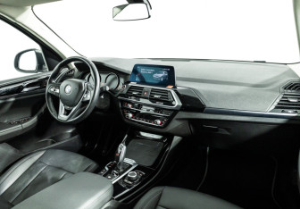 Подержанный автомобиль BMW X3 2020 года (9 фото)