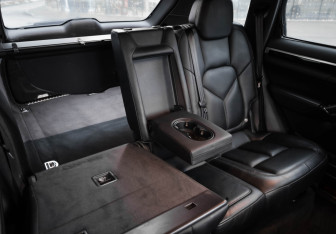 Подержанный автомобиль Porsche Cayenne 2014 года (36 фото)