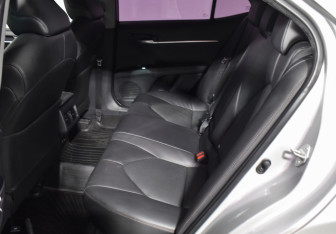 Подержанный автомобиль Toyota Camry Sedan 2018 года (11 фото)