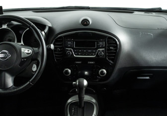 Подержанный автомобиль Nissan Juke 2017 года (14 фото)