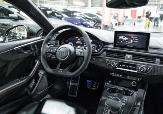 Подержанный автомобиль Audi RS 5 Coupe 2017 года (22 фото)