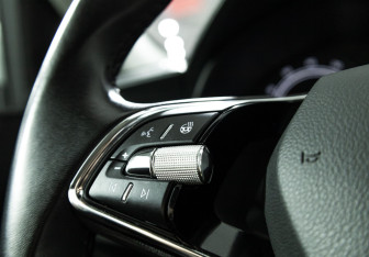 Подержанный автомобиль Skoda Rapid Liftback 2022 года (17 фото)