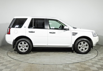 Подержанный автомобиль Land Rover Freelander 2011 года (4 фото)
