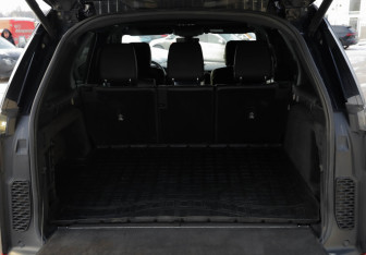 Подержанный автомобиль Land Rover Discovery 2020 года (36 фото)