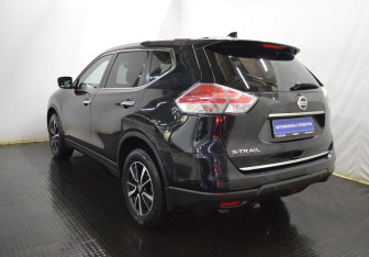 Подержанный автомобиль Nissan X-Trail 2017 года (7 фото)
