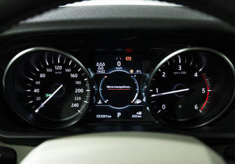 Подержанный автомобиль Land Rover Discovery 2020 года (13 фото)