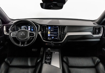 Подержанный автомобиль Volvo XC60 2019 года (13 фото)