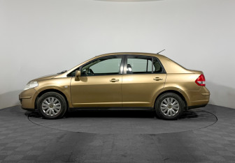 Подержанный автомобиль Nissan Tiida Sedan 2008 года (8 фото)