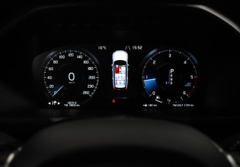 Подержанный автомобиль Volvo XC90 2017 года (22 фото)