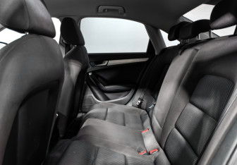 Подержанный автомобиль Audi A4 Sedan 2008 года (12 фото)