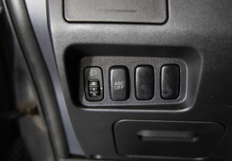 Подержанный автомобиль Mitsubishi Outlander 2006 года (17 фото)