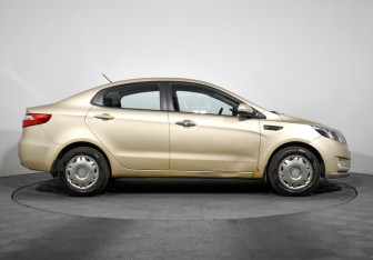 Подержанный автомобиль Kia Rio Sedan 2012 года (4 фото)