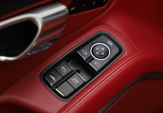 Подержанный автомобиль Porsche 911 Convertible 2013 года (37 фото)