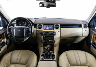 Подержанный автомобиль Land Rover Discovery 2011 года (10 фото)