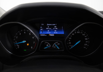 Подержанный автомобиль Ford Focus Wagon 2016 года (15 фото)