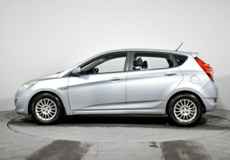 Подержанный автомобиль Hyundai Solaris Hatchback 2013 года (8 фото)