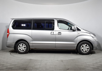 Подержанный автомобиль Hyundai Grand Starex 2010 года (4 фото)