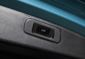 Подержанный автомобиль Geely Coolray 2024 года (22 фото)