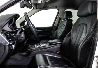 Подержанный автомобиль BMW X5 2016 года (27 фото)