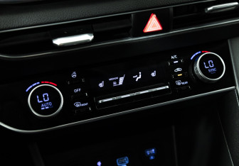 Подержанный автомобиль Hyundai Sonata 2019 года (17 фото)