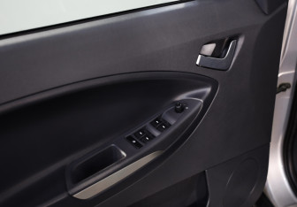 Подержанный автомобиль Geely Emgrand X7 2015 года (13 фото)