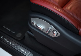 Подержанный автомобиль Porsche Cayenne 2016 года (24 фото)